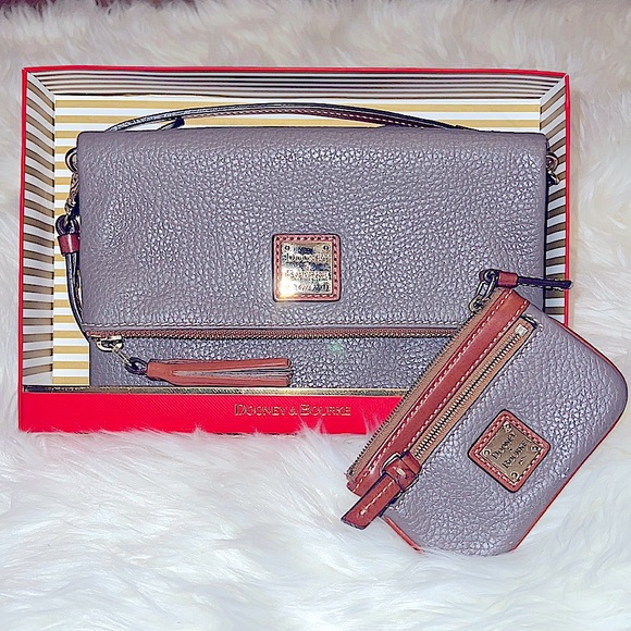 Dooney & Burke coin purse - Picture 2 of 5